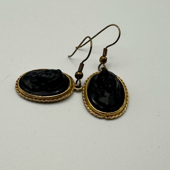 Black Cameo-style Earrings. Vintage. - Picture 6 of 8